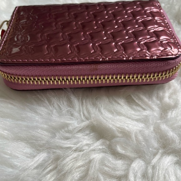 Christian Louboutin Pink Enamel Zippy Wallet - Picture 9 of 12